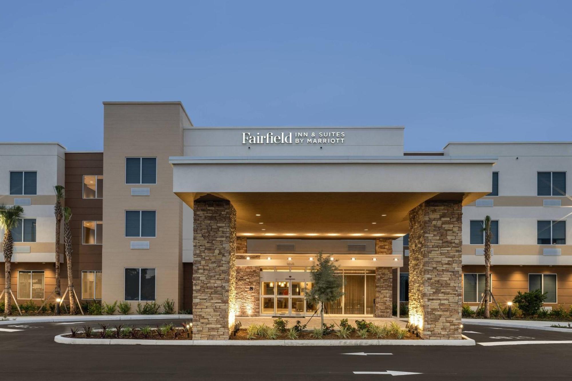 Fairfield Inn & Suites ベロ・ビーチ エクステリア 写真